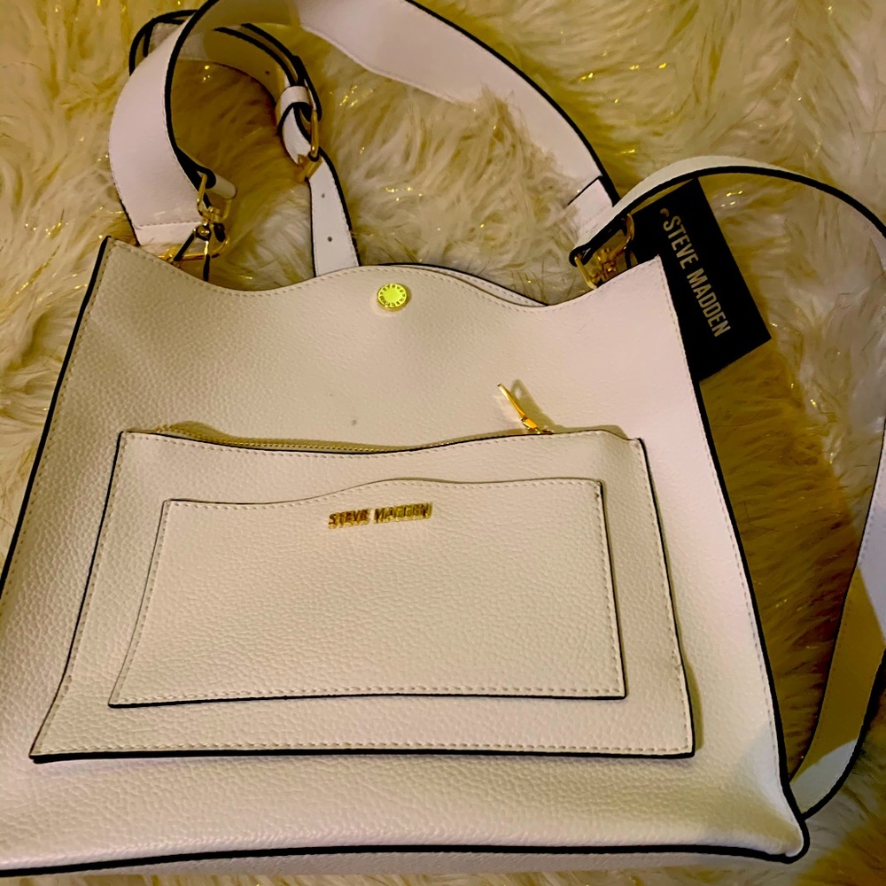 Brand new Steve Madden handbag, white and never been use.
